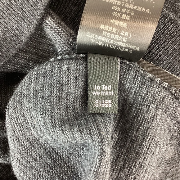 Ted Baker London Gray & Black Crewneck Sweater | Medium (3) - Picture 11 of 12
